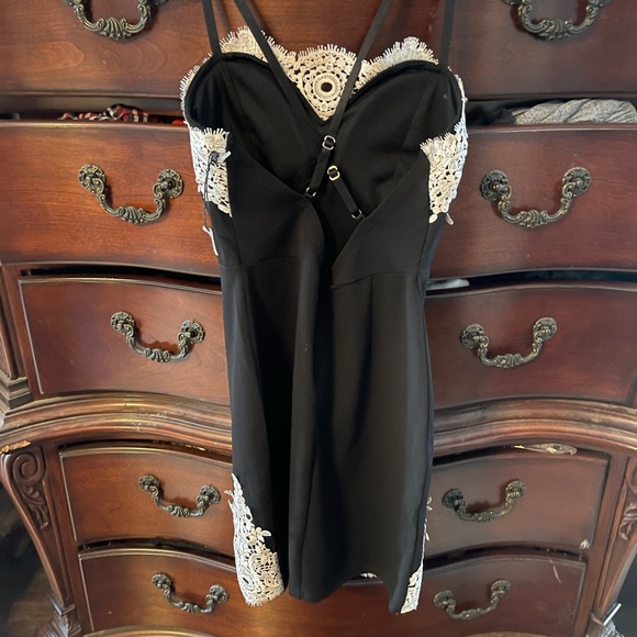 Haute Monde black cocktail dress w/ lace overlay S - Picture 4 of 14